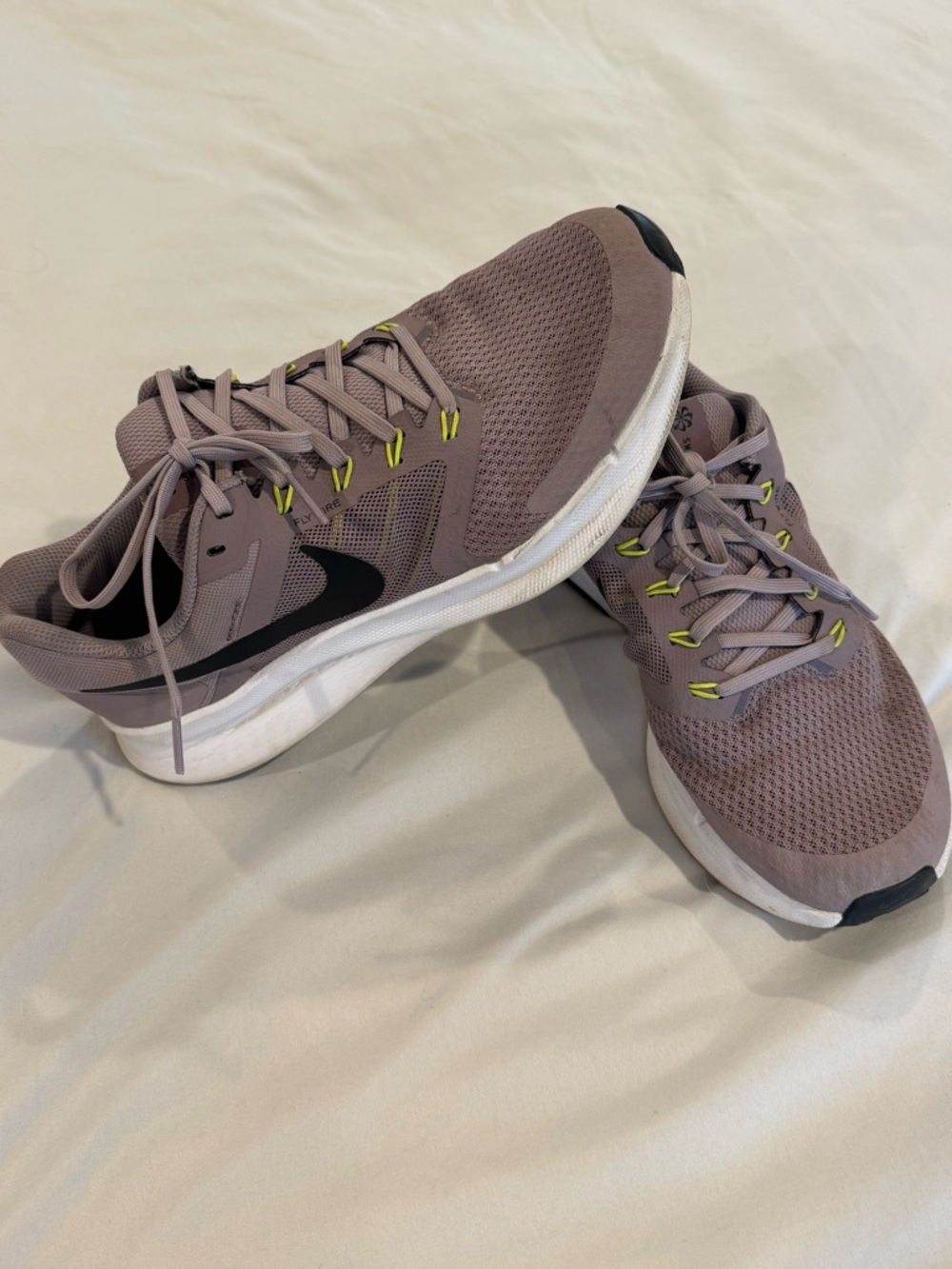 Nike Swift 3 Womens Running Shoe Sneaker Size 10 Clay color